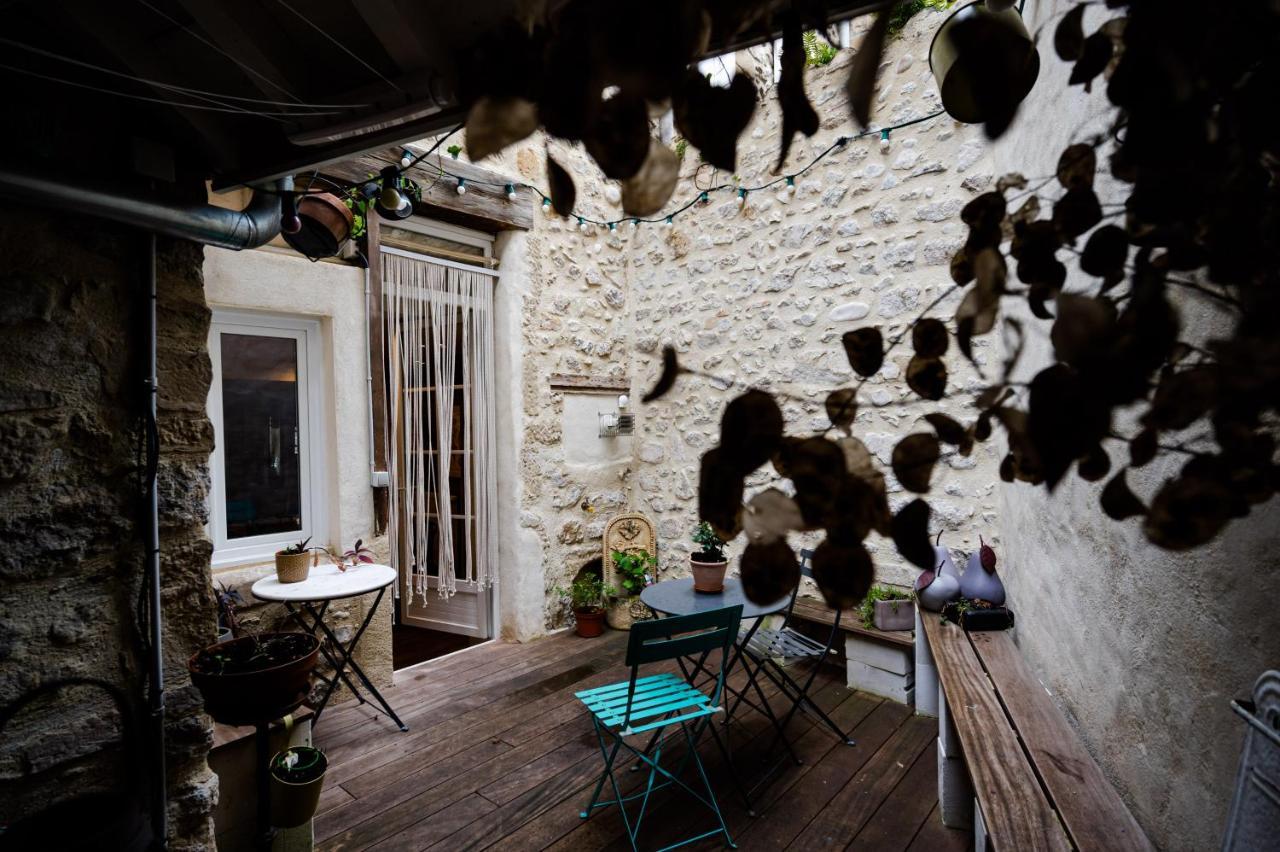 Gite Le Pied Du Geant - Local Securise Pour Les Velos Tournon-sur-Rhone Exterior foto